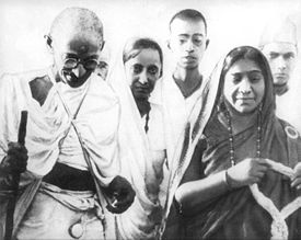 Sarojini Naidu, Gandhi