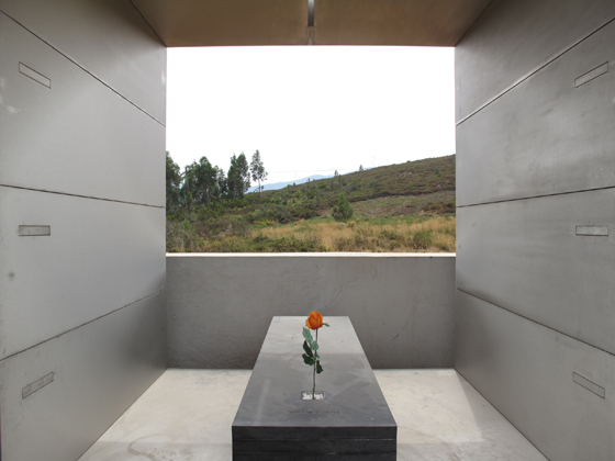 Pedro Dias Tomb 3 tomb, death, coffin, funeral, burial, design, art, architecture