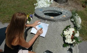 Memorial service with reef ball before sea burial