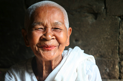 photo of a smiling elderly woman
