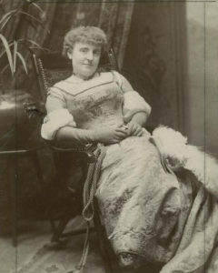 Black and white photo of author Frances Hodgson Burnett