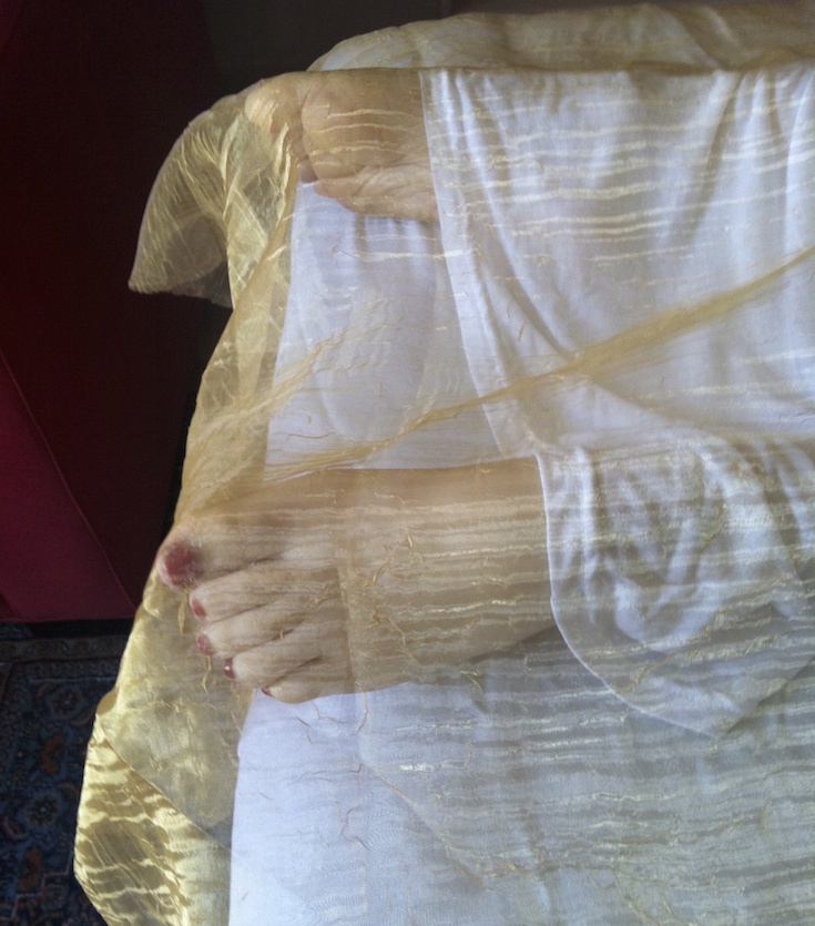 Elizabeth's toes reveal the loving care of her family (Credit: upworthy.com)