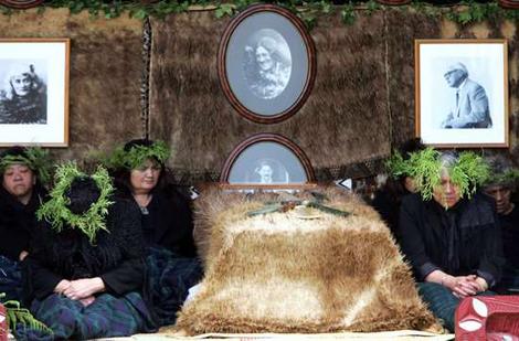 Maori Burial