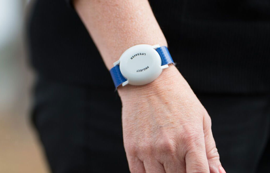 Bracelet to help find missing persons with Alzheimer's
