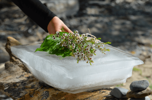 A DIY ice urn to scatter cremation ashes in water