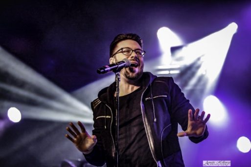 Danny Gokey performing "I Will Not Say Goodbye