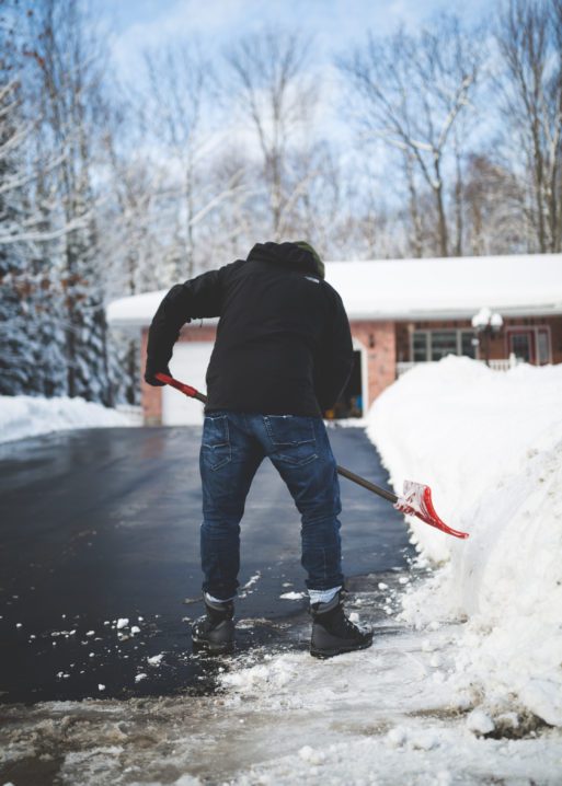 man shoveling snow risks cardiac arrest