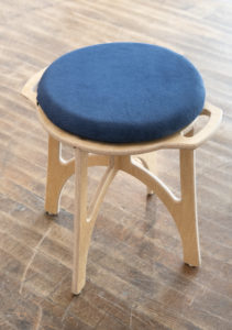 Yip stool with cushion