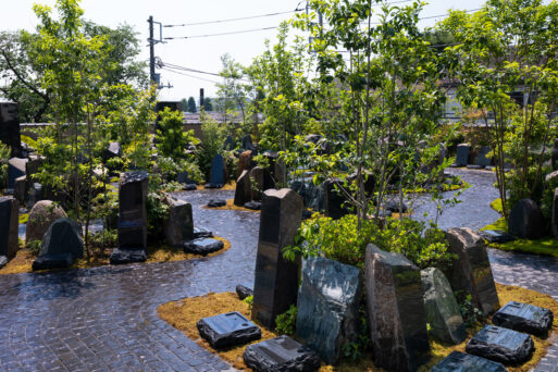 Burial site at the Kezouin Fuchu-shi Cemetery