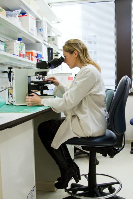 xenotransplantation woman in lab